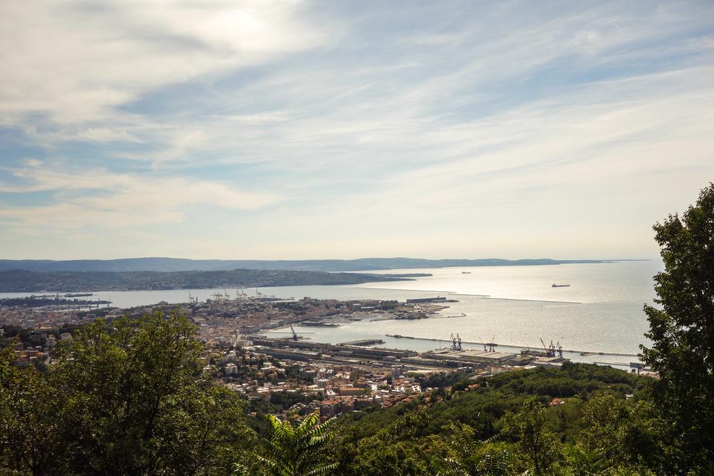 Casa Vacanze All'Angolo Trieszt Kültér fotó